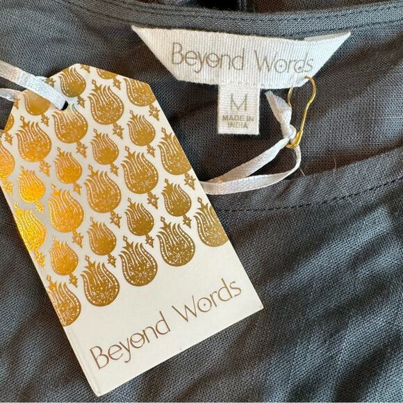 Beyond Words NWT Grey Boxy Oversized Crop Top Size M - Picture 5 of 6